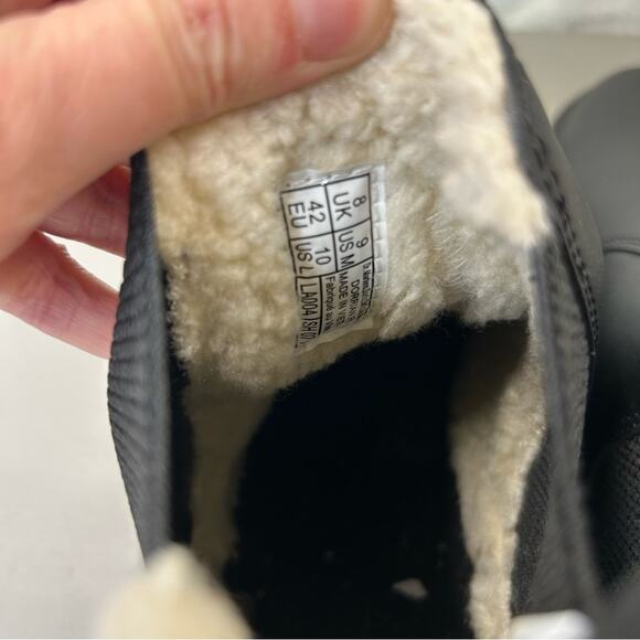 Dr. Martens Black Faux Fur Lined Dorrian Chelsea Boot Shoe Burnished Wyoming NWT - Picture 4 of 9